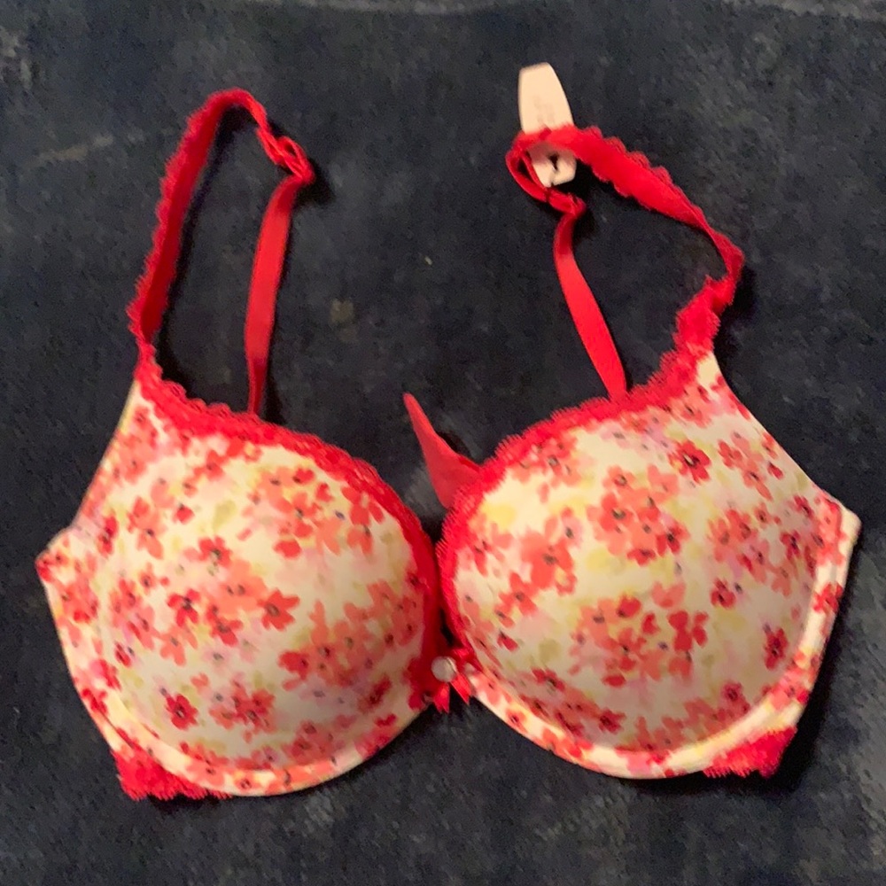 victoria secret NWT floral bra